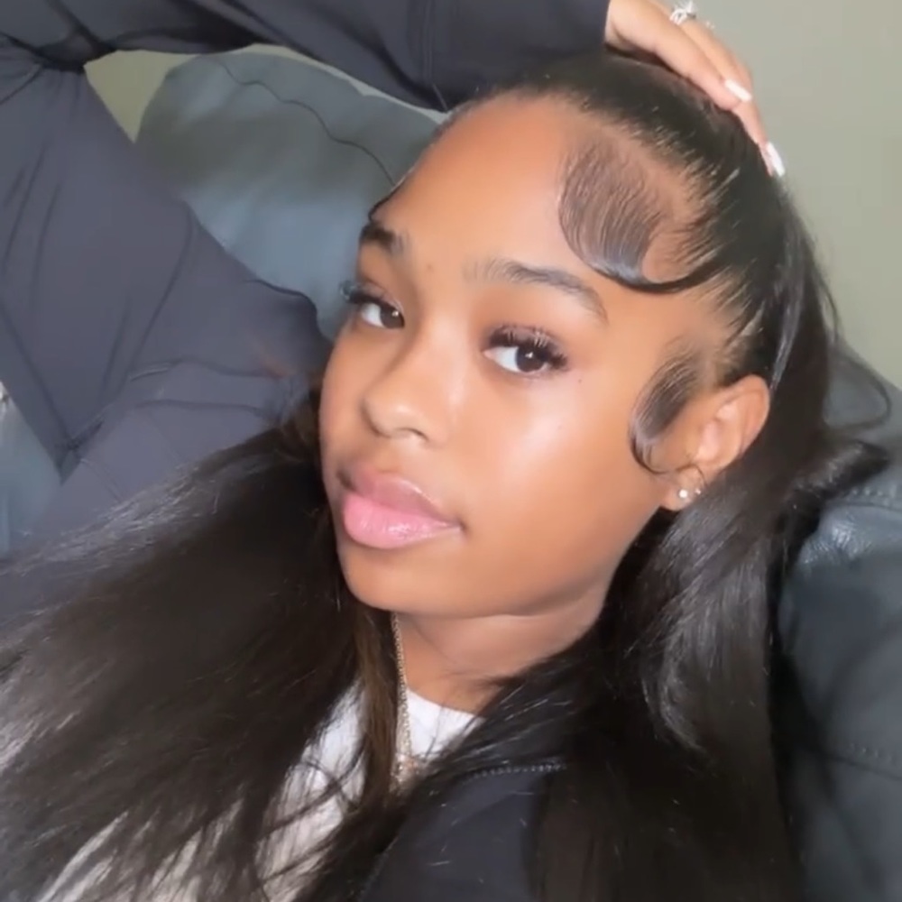 Meet your Posher, Dilayia